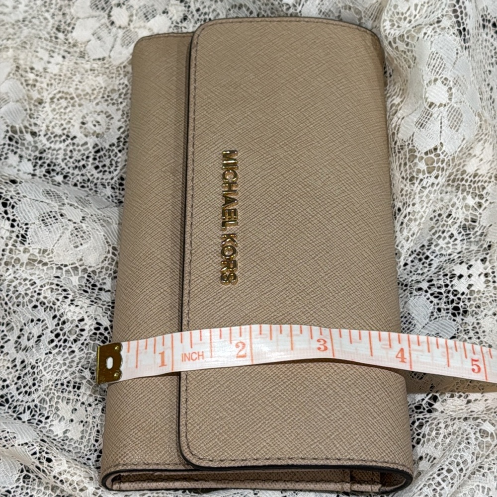Michael Kors Jet Set Saffiano leather Trifold Beige Wallet with Gold Accents - Picture 12 of 13